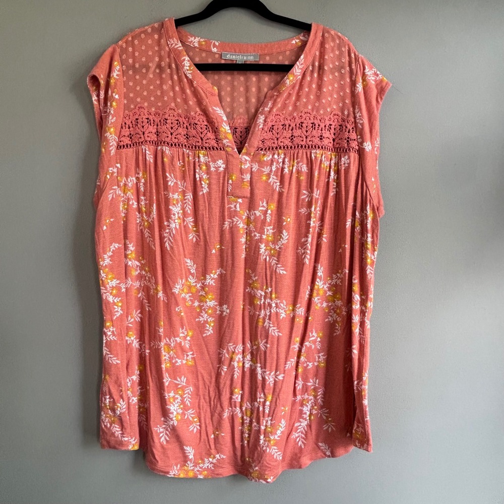 Daniel Rainn Coral Floral Crochet Lace Swiss Dot Blouse 2X DX16749KNS